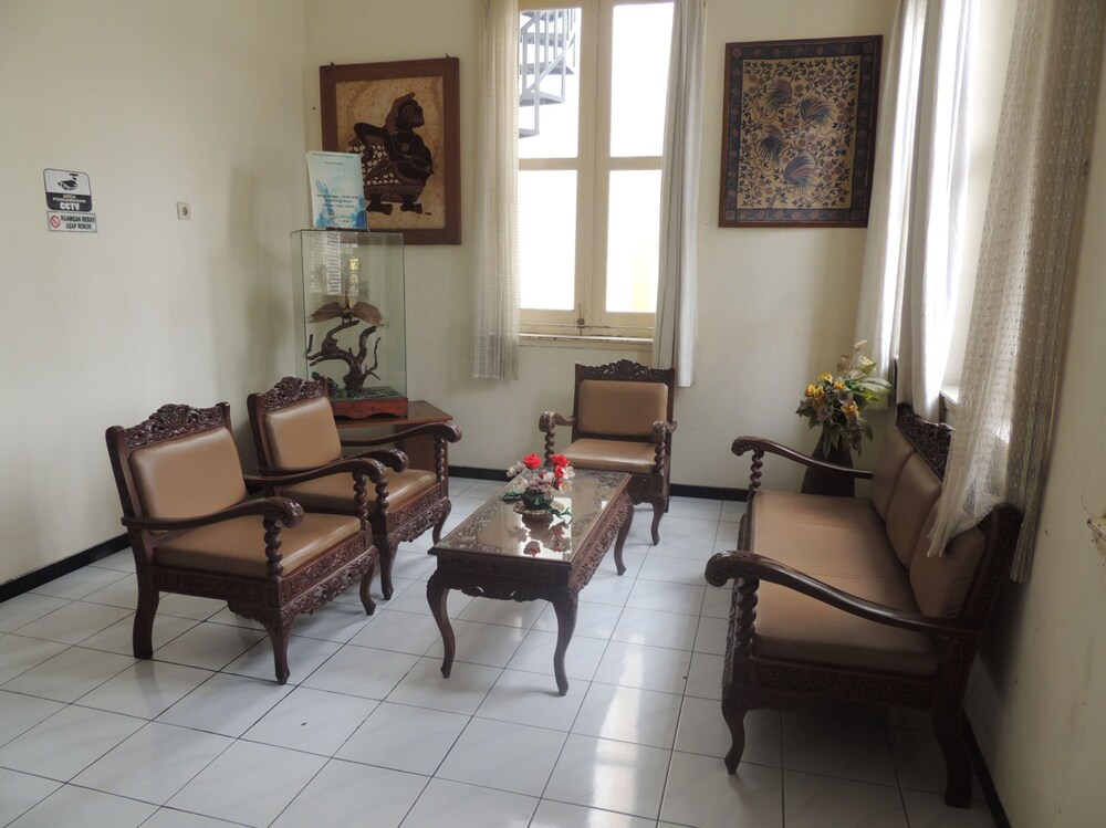 Wisma Tamu Uksw — Salatiga — photo 3