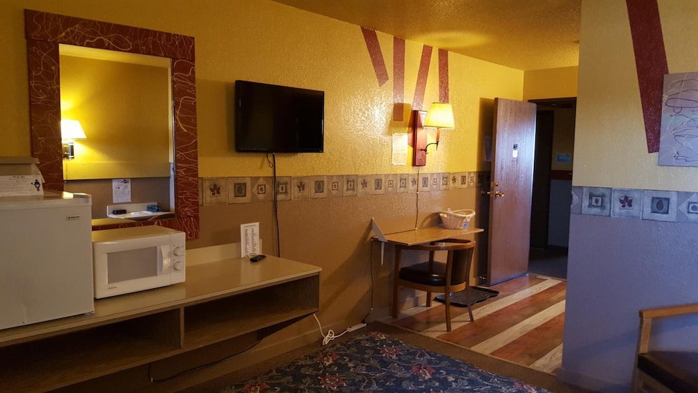Earth Inn Motel - photo 13