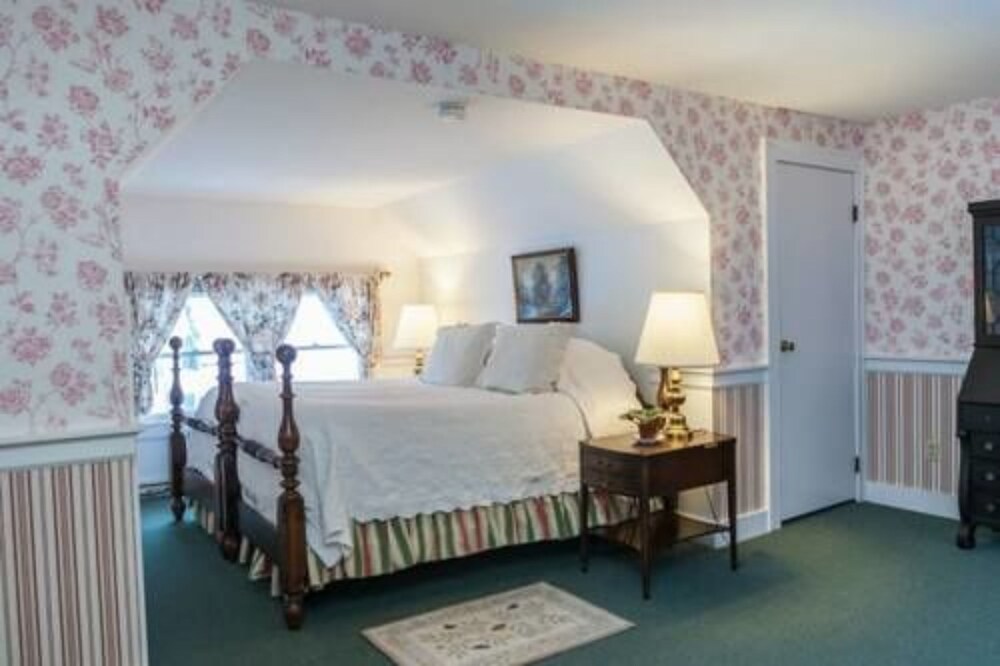Arlington's West Mountain Inn - photo 17