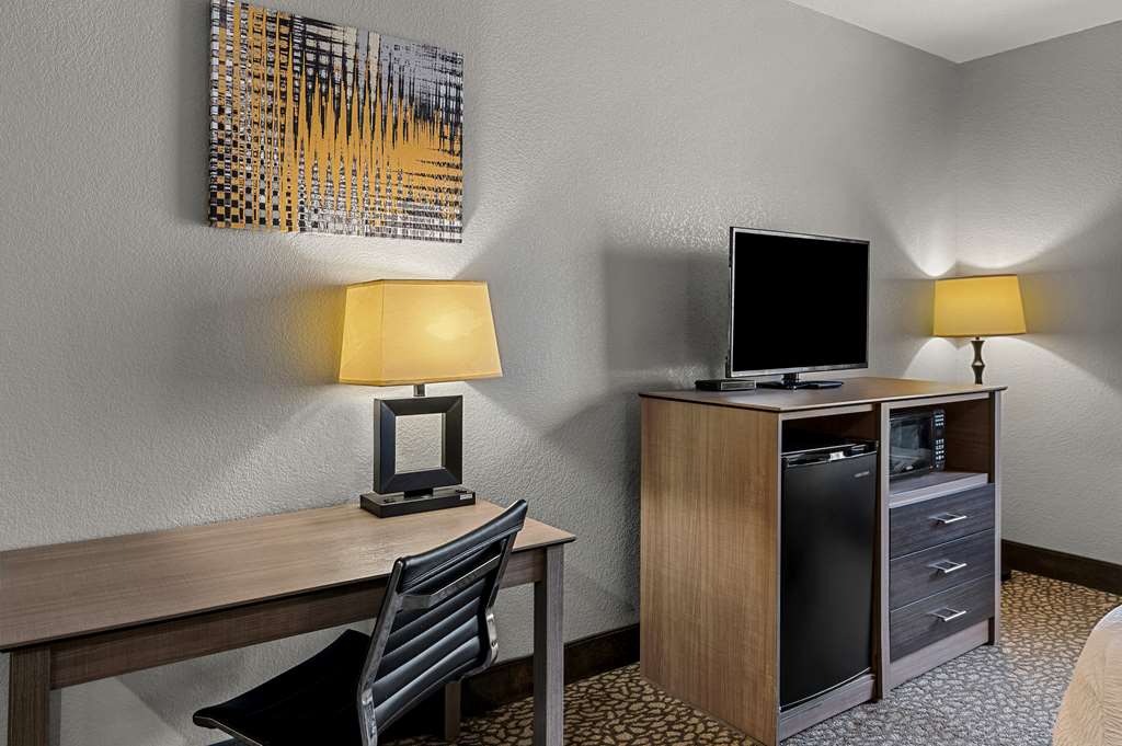 Best Western Sherwood Inn & Suites - photo 21