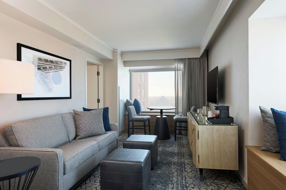 Sheraton Grand Sacramento Hotel - photo 26