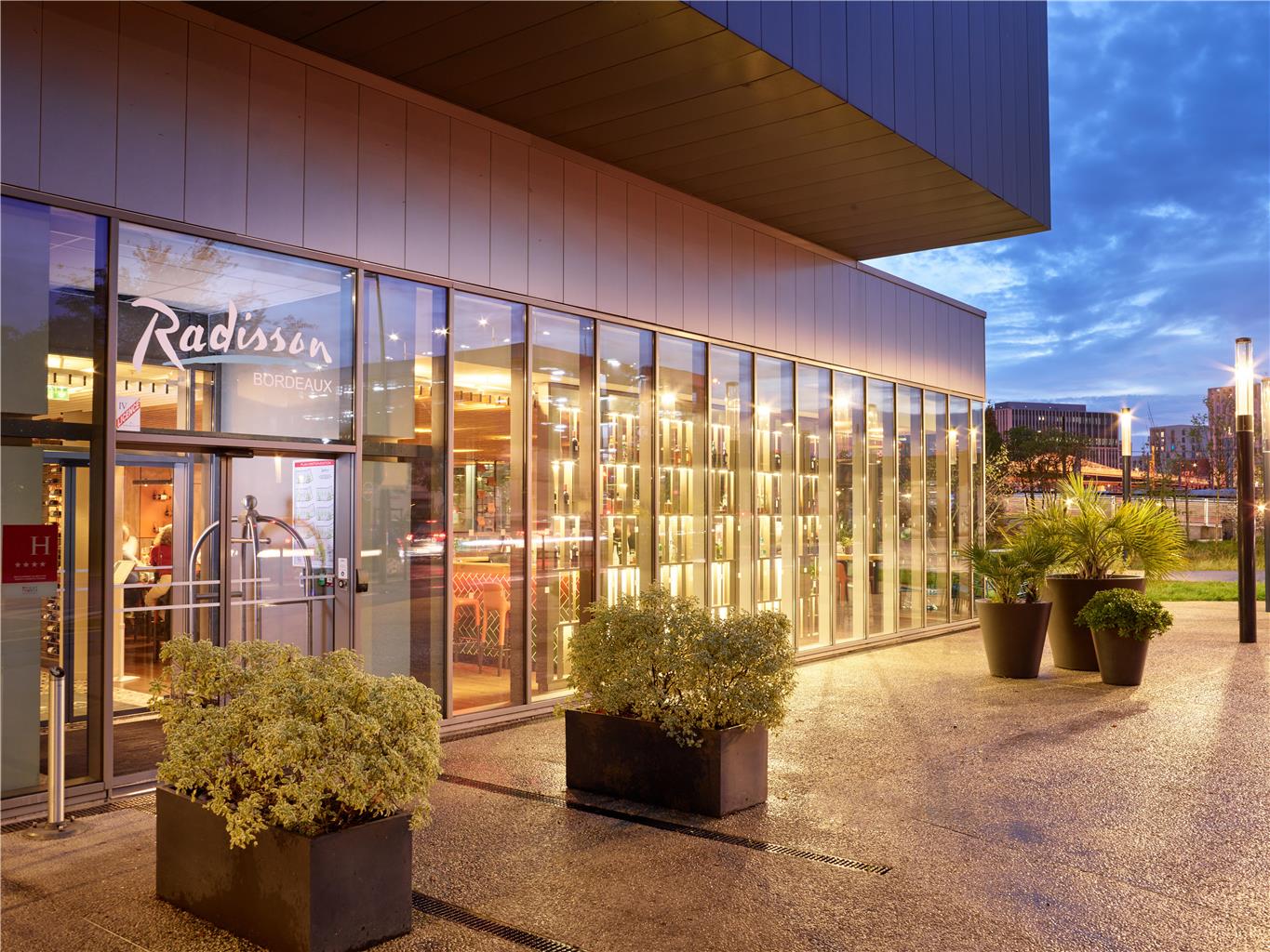 Radisson Hotel Bordeaux Saint Jean — 4-Star Luxury Hotel in Bordeaux, France