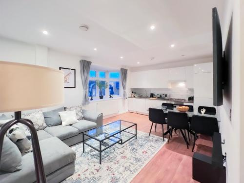 Prime Location Camden Luxury Apt Sleeps 6 — 4-Star Luxury Hotel in London, United Kingdom