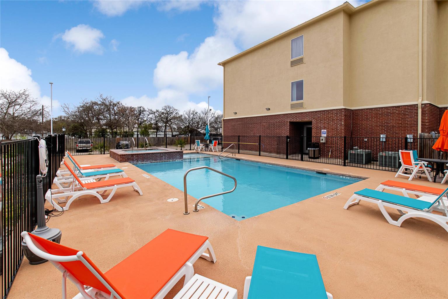 Comfort Inn and Suites Fredericksburg — hotel in Fredericksburg