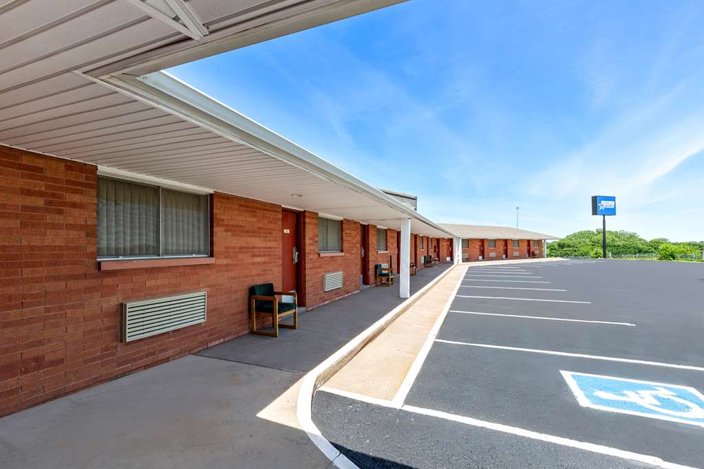 Americas Best Value Inn Belleville - photo 26