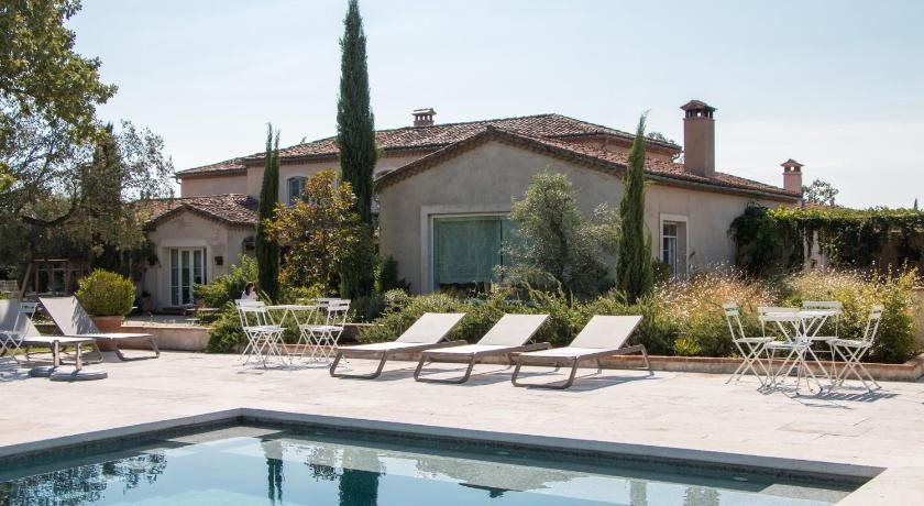 La Casa de los Tomillares — 5-Star Luxury Hotel in Candeleda, Spain