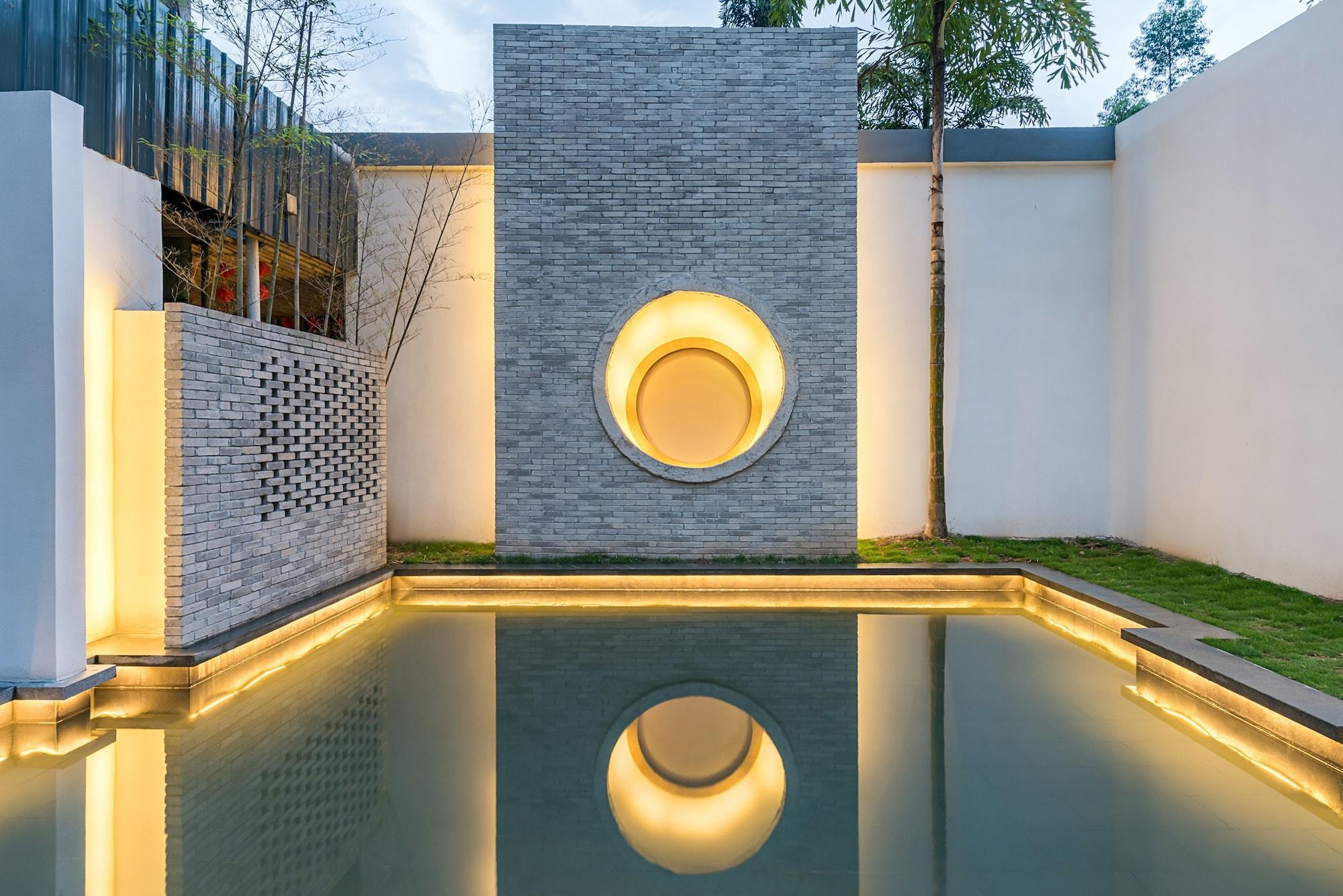 Moon Villa Resort — 4-Star Luxury Hotel in Guilin, People's Republic of China