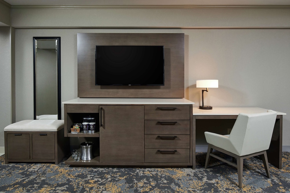 Hilton Anchorage - photo 8