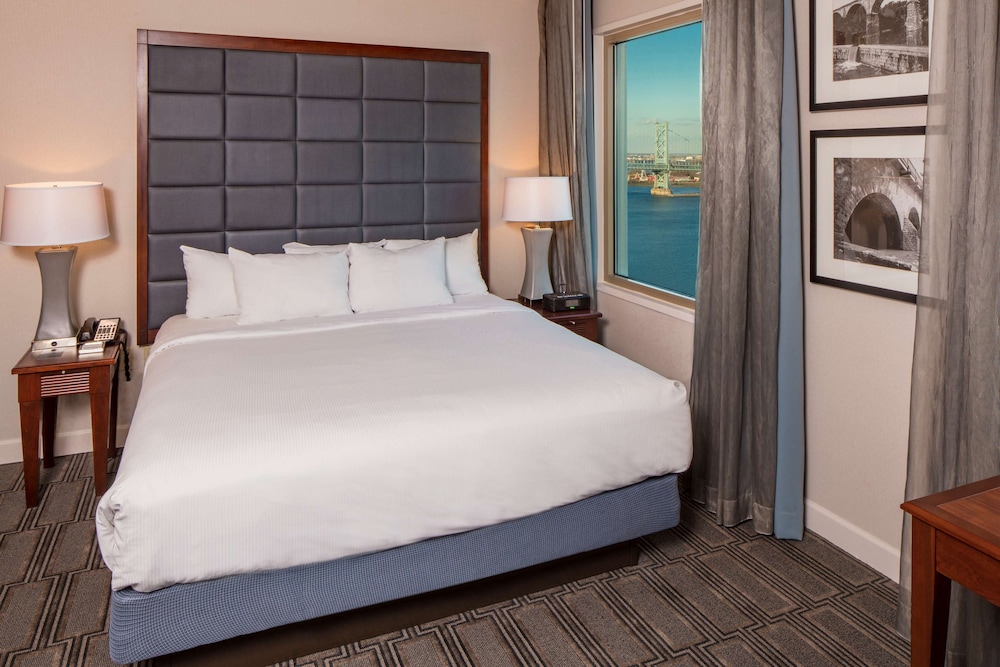 Hilton Philadelphia at Penn's Landing - photo 16