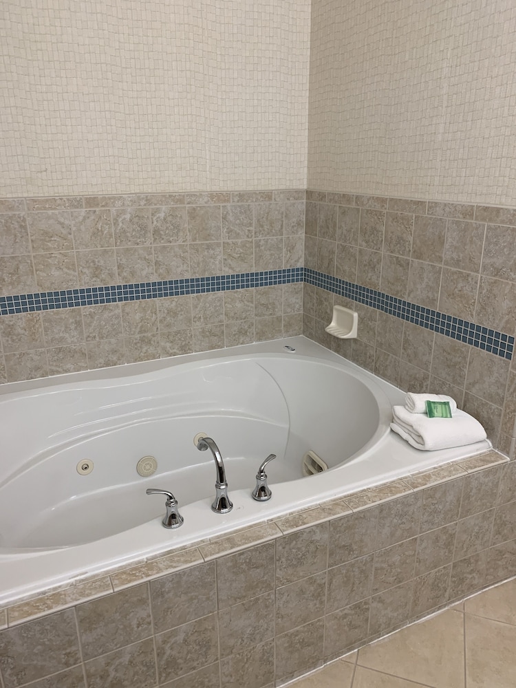 Holiday Inn Express Hotel & Suites Torrington by IHG - photo 19