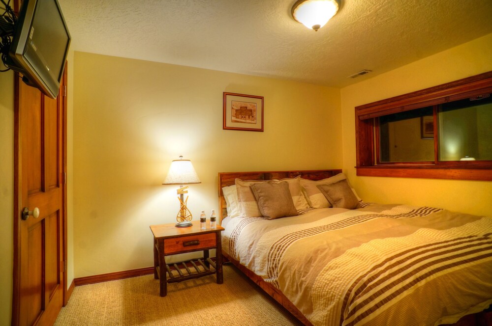 Abode off Main - photo 2