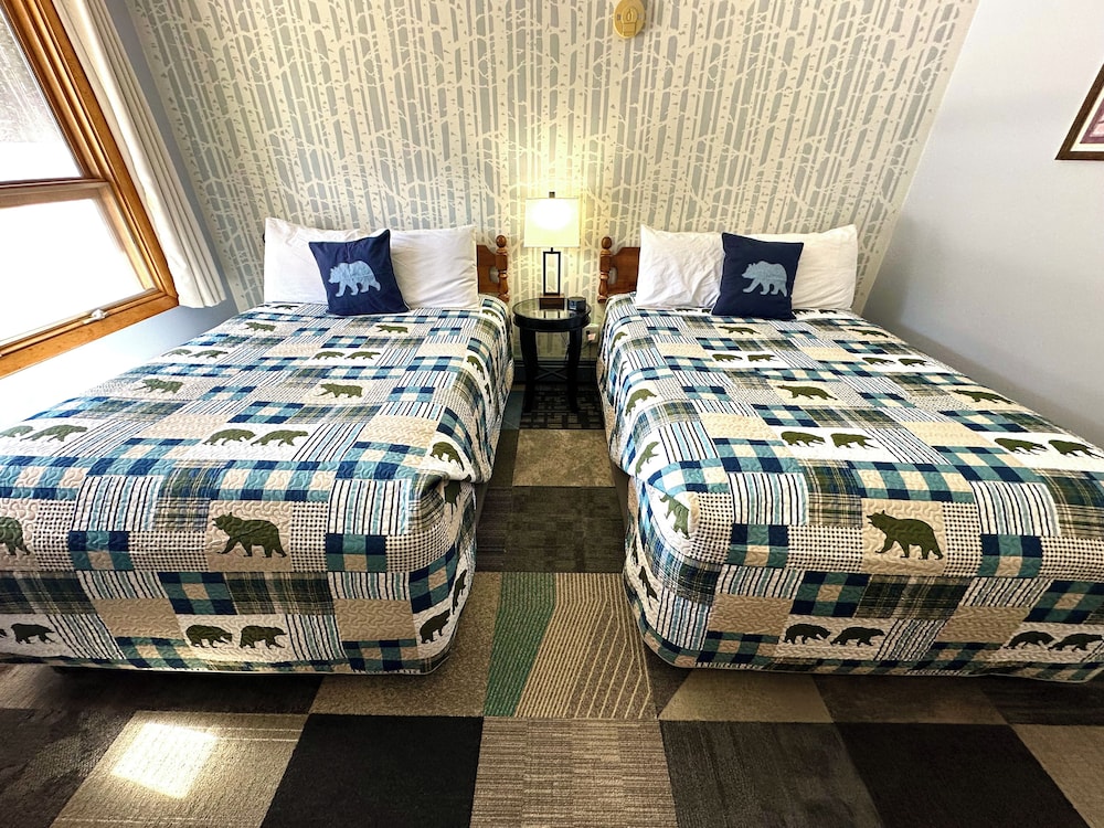 White Mountain Motel And Cottages - photo 30
