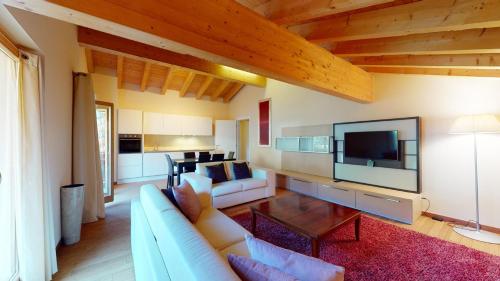 Chesa Seraina Abitaziun Seraina 8 Tabacco Madulain — 4-Star Luxury Hotel in Samedan, Switzerland