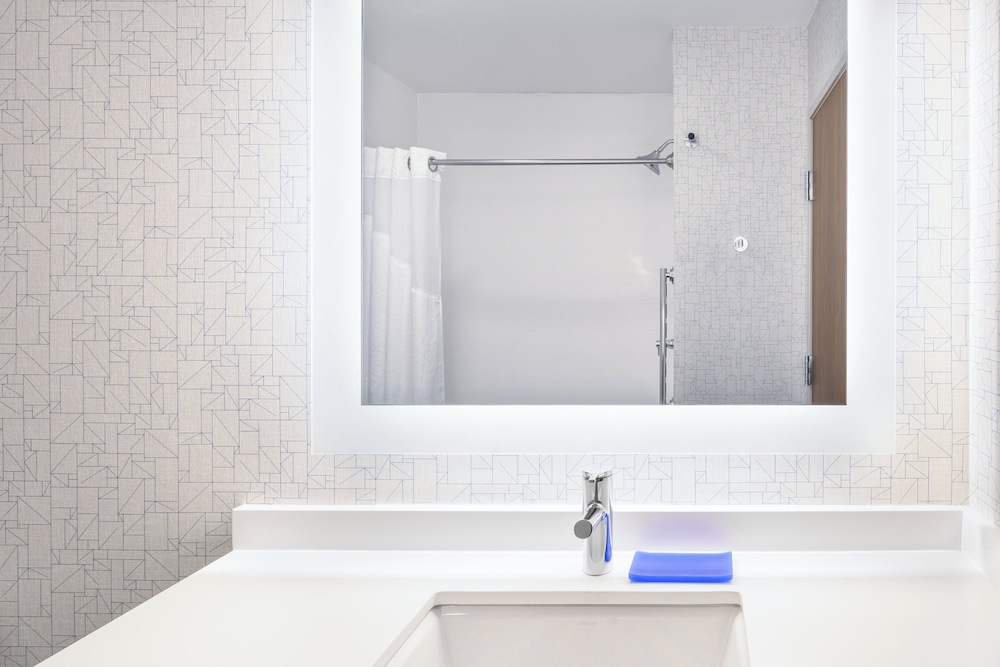 Holiday Inn Express & Suites Phoenix East Gilbert by IHG - photo 25