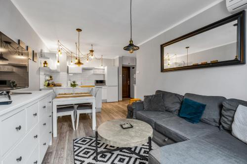 Grzybowska 13th Floor Stylish Apartment by BookingHost — 4-Star Luxury Hotel in Warsaw, Poland