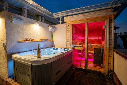 Luxury rooftop appartment with fantastic views — 4-Star Luxury Hotel in Prague, Czech Republic