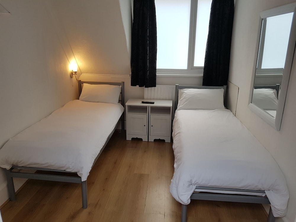 Boscombe Reef Hotel — Bournemouth — photo 4