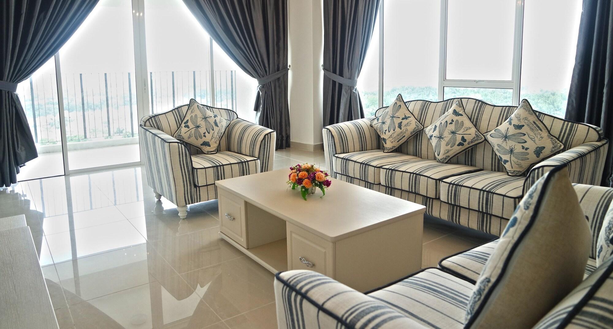 Sri Beverly Hills Near Klia & Klia2 & F1 in Kampung Baharu Nilai, Malaysia