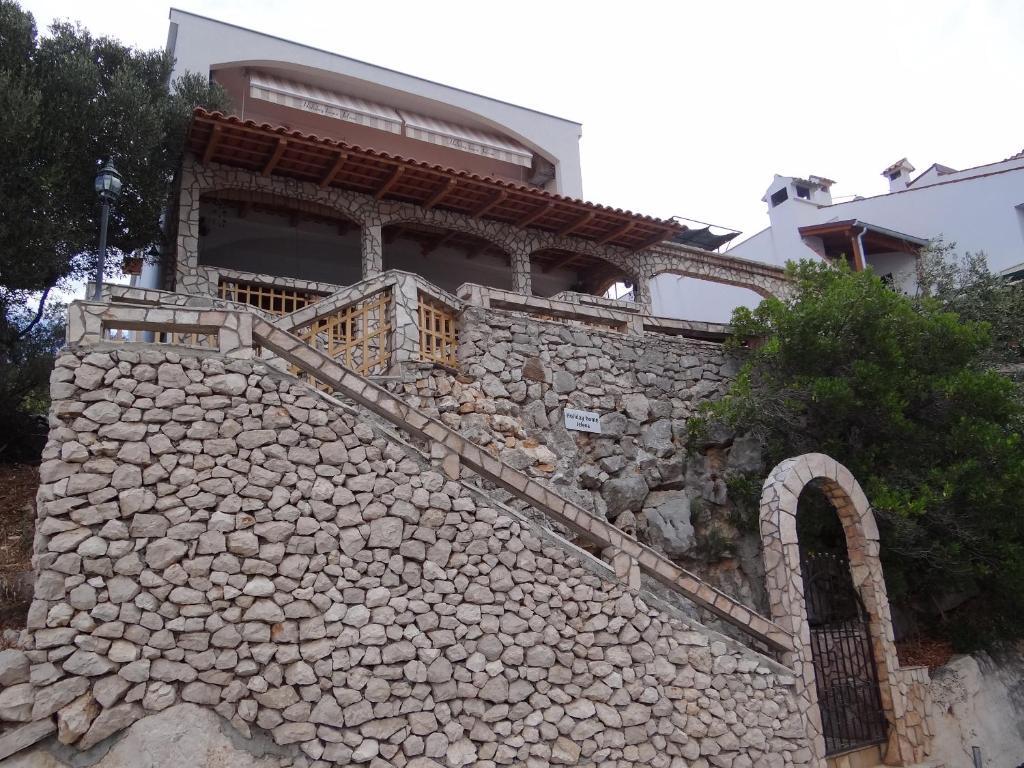 Holiday Home Jelena — 4-Star Luxury Hotel in Jelsa, Croatia
