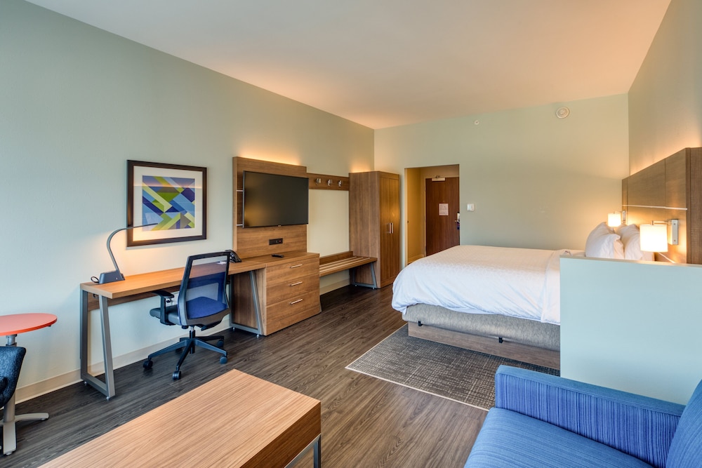 Holiday Inn Express & Suites Charlotte South End by IHG - photo 22