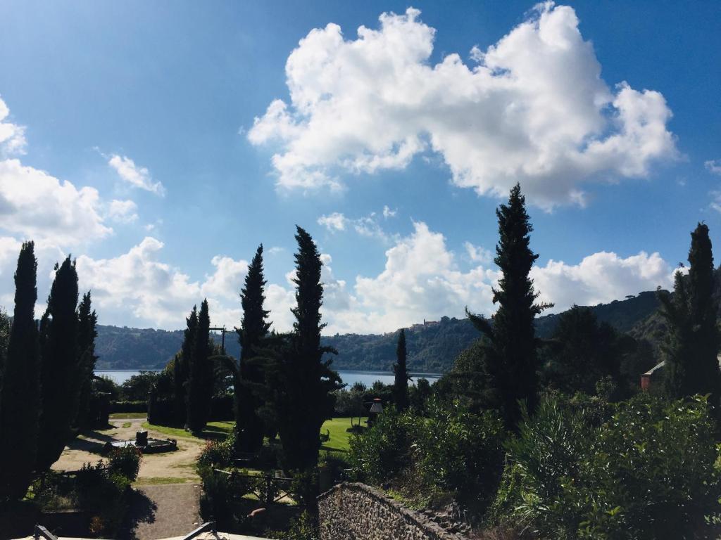 Agriturismo Le Grotte — 4-Star Luxury Hotel in Nemi, Italy