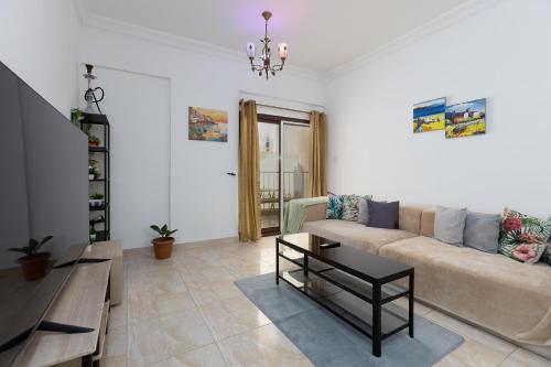 Cozy 1BR Apartment in Lolena Tower JVC Allsopp & Allsopp - carbon neutral hotel in Dubai