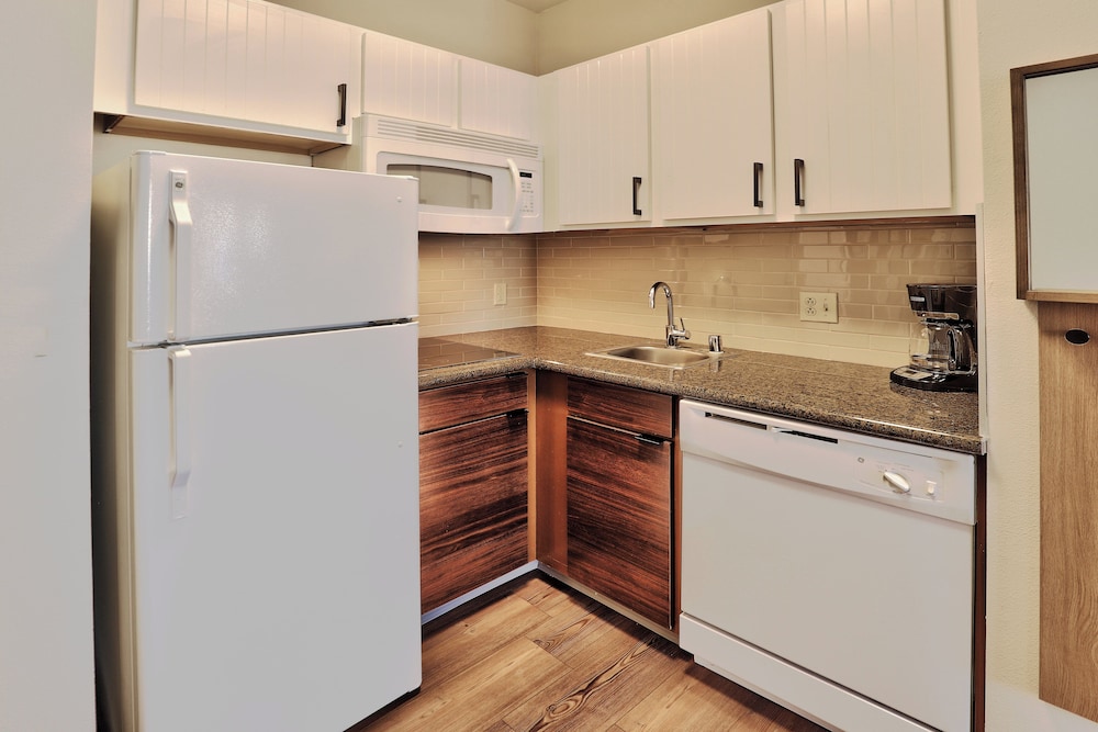 Staybridge Suites Albuquerque Airport by IHG - photo 31