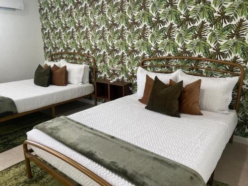 Tropical Oasis — hotel in Pembroke Pines