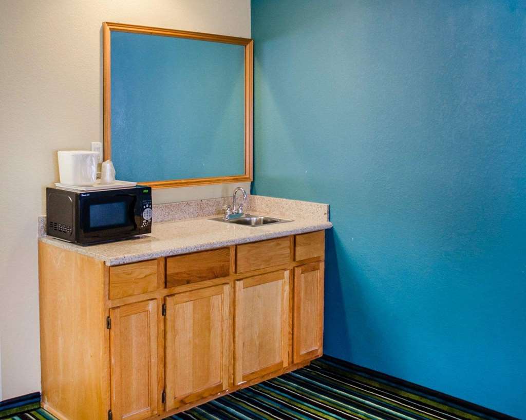 Quality Inn & Suites Medina Akron West - photo 17