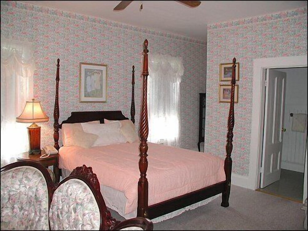 The Central House - photo 6