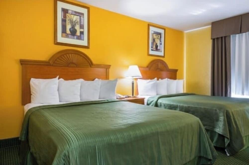 Franklin Inn & Suites - photo 10