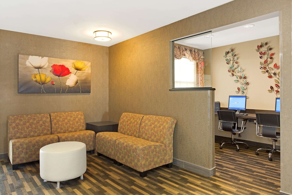 Hawthorn Extended Stay by Wyndham Cincinnati Sharonville - photo 15