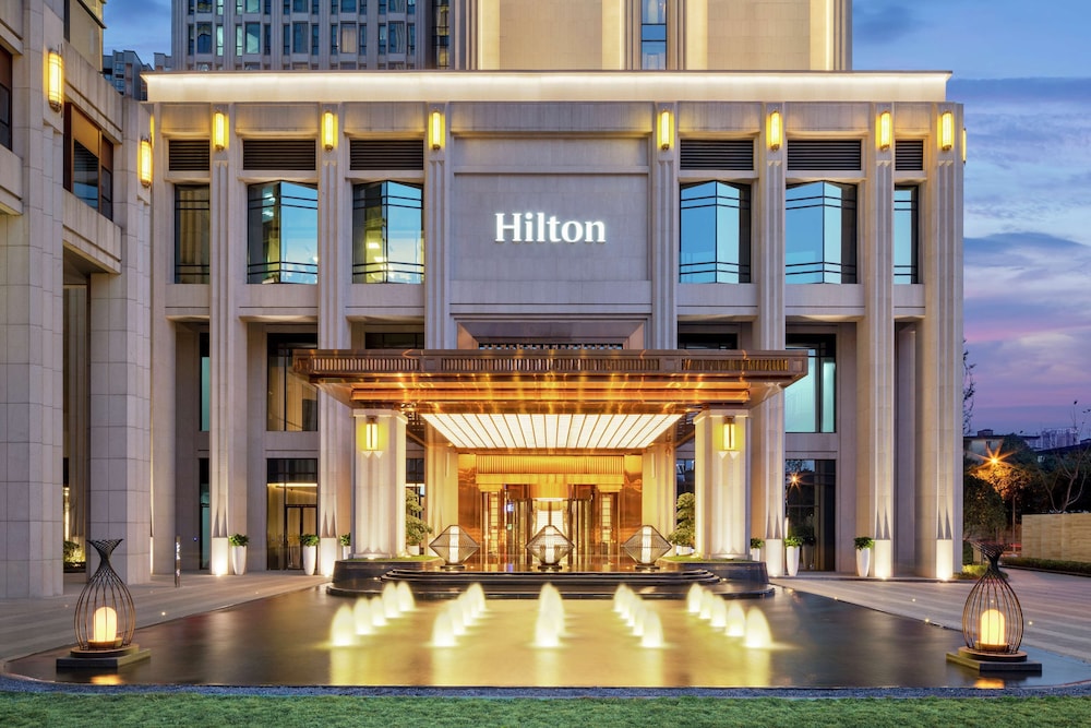 Hilton Chengdu Chenghua Close to Panda Base and Chengdu East Railway Station — 4-Star Luxury Hotel in Chengdu, People's Republic of China