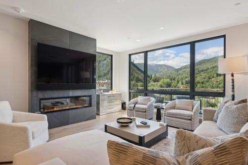 One Riverfront Condo 400 by East West Hospitality — 4-Star Luxury Hotel in Avon, United States