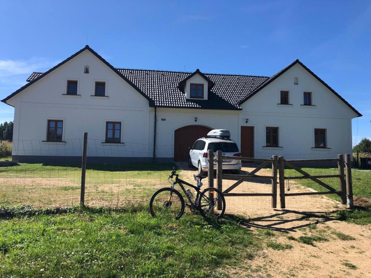 Matejovec 109 & Ubytovani Na Statku — hotel in Cesky Rudolec