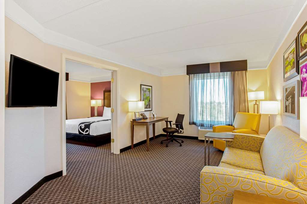 La Quinta Inn & Suites by Wyndham Panama City - photo 25