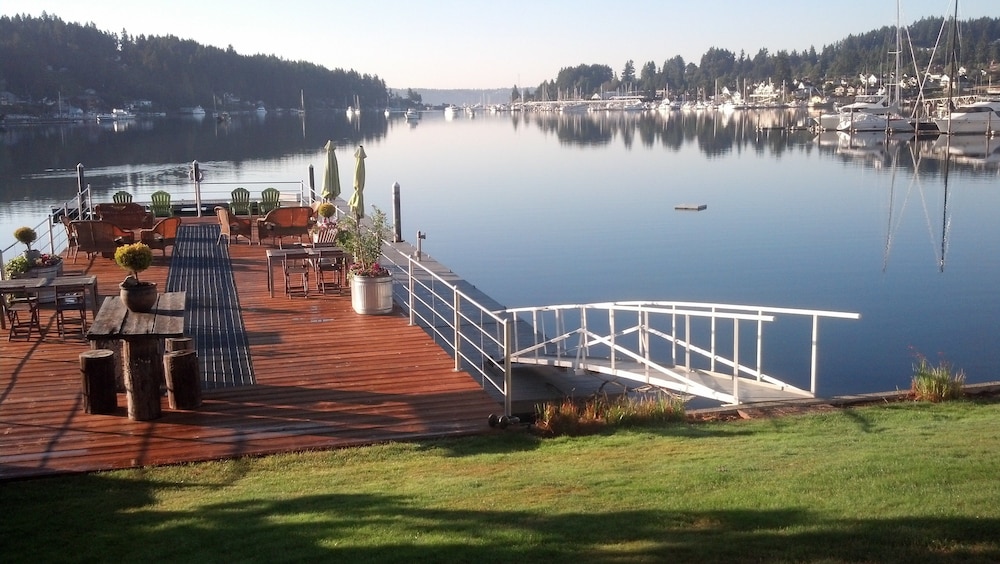 Waterfront Inn 8784054 — Gig Harbor