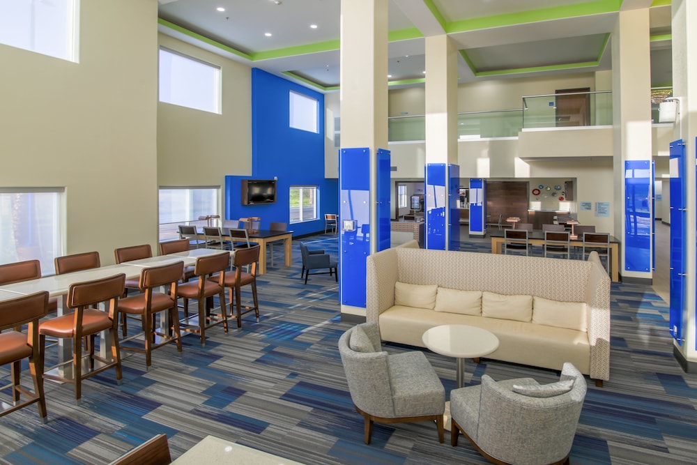 Holiday Inn Express & Suites Raymondville by IHG - photo 16