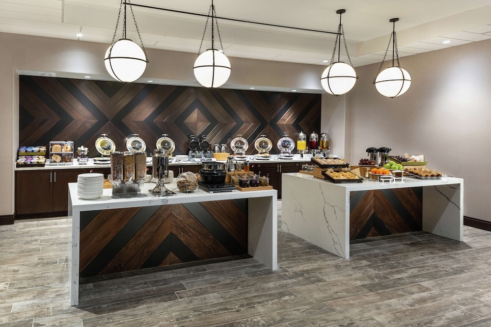 DoubleTree by Hilton Jamestown - photo 43
