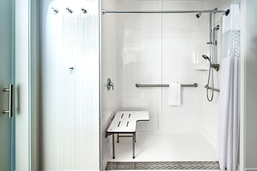 Hampton Inn Lockport Buffalo - photo 20