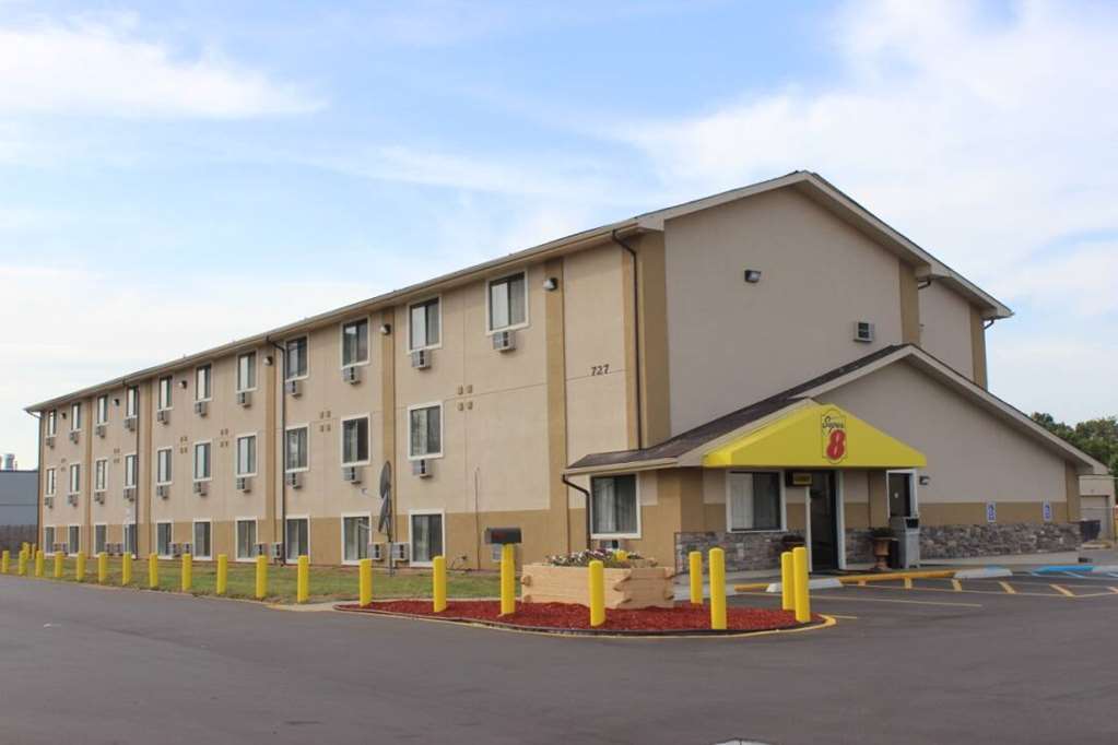 Super 8 by Wyndham Grand Rapids Wyoming - photo 3