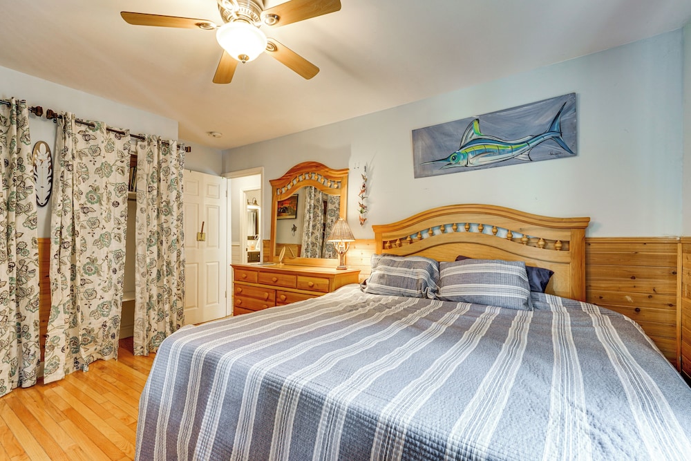 Walk to Beach: Gem w Pool & Spa in Isle of Palms - photo 13