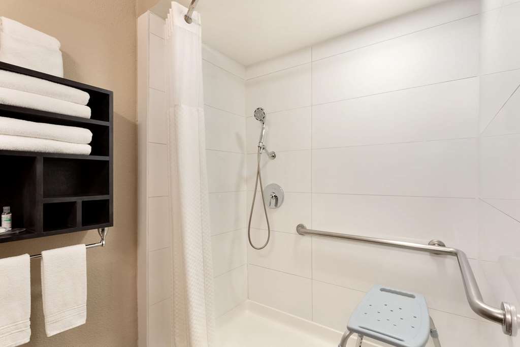 Super 8 by Wyndham San Antonio Airport North - photo 24