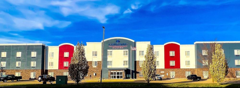 Candlewood Suites Champaign Urbana University Area by IHG - photo 52