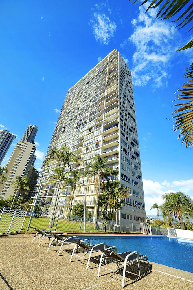 Condor Ocean View Apartments Surfers Paradise
