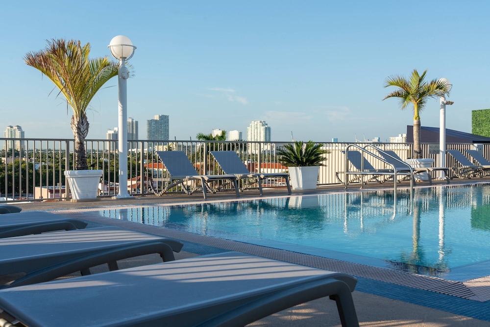Courtyard Miami Beach South Beach - photo 10