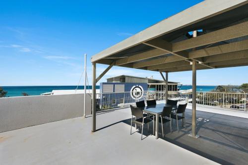 Beachfront penthouse — 4-Star Luxury Hotel in Maroochydore, Australia