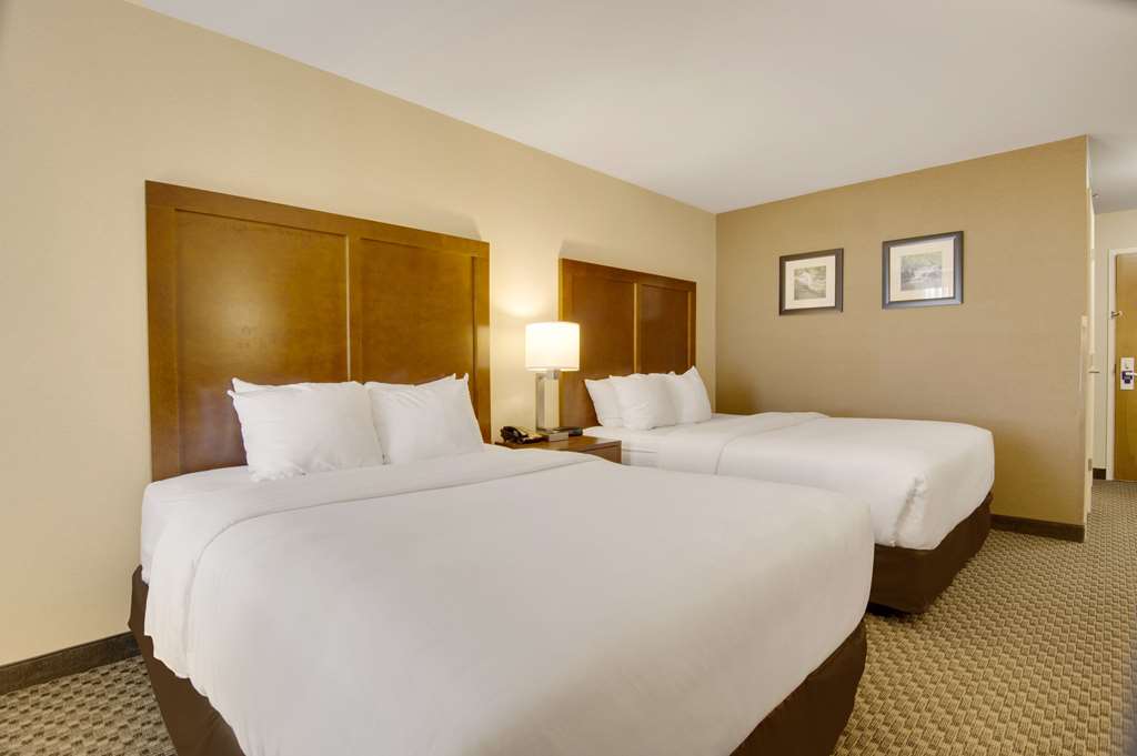 Comfort Inn Airport - photo 13