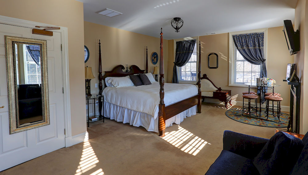 Brick Hotel on the Circle - photo 14