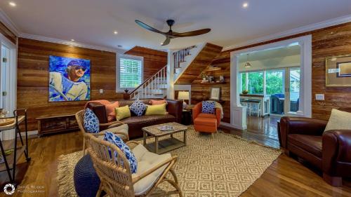 Coastal Loving by Last Key Realty in Key West, United States